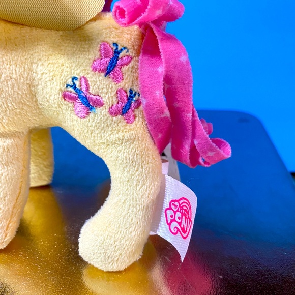 MY LITTLE PONY 2016 FLUTTERSHY FRIENDSHIP IS MAGIC PONY PLUSH PINK/STAR HAIR - Picture 3 of 14